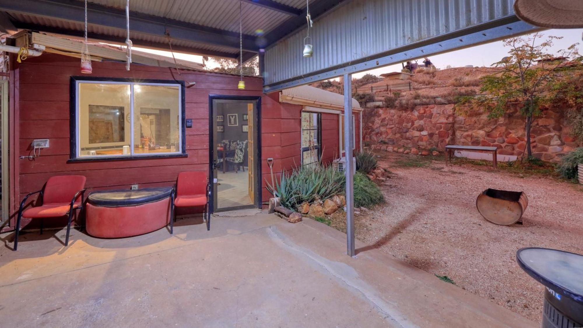 Fossickers Den Dugout Accommodation White Cliffs Exterior photo