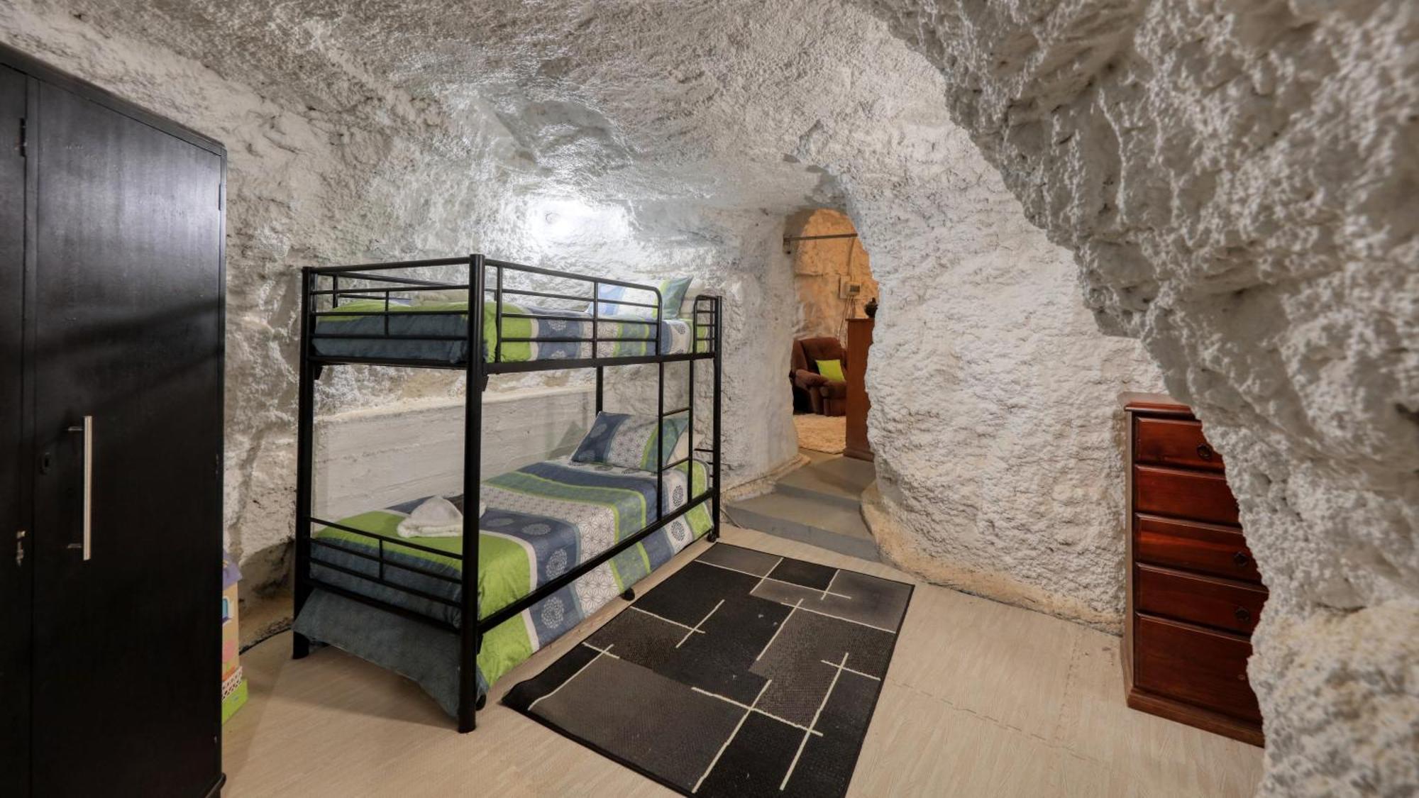 Fossickers Den Dugout Accommodation White Cliffs Exterior photo